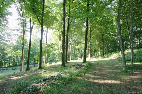 Pond Road, Milan, NY 12572