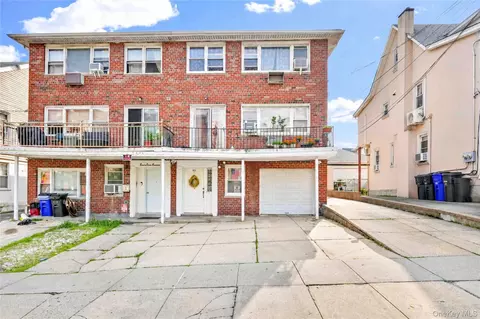 87-14 169th St, Jamaica, NY 11432