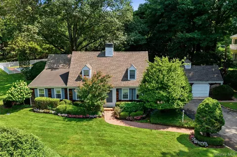 1936 Midlane, Syosset, NY 11791