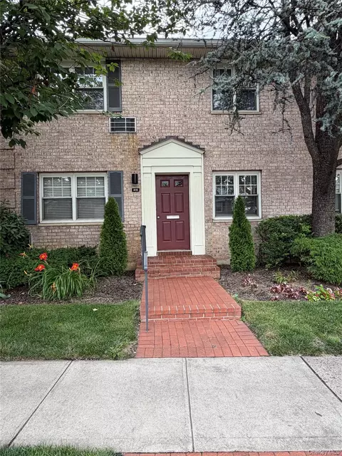 415 Merrick Rd #1L, Rockville Centre, NY 11570