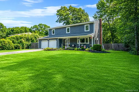 10 Turnpike Blvd, Middle Island, NY 11953