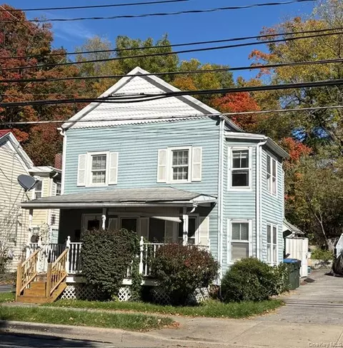 151 Main St, Chester, NY 10918