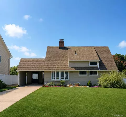 259 Elm Dr S, Levittown, NY 11756