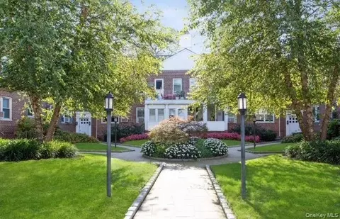 1385 Broadway #A33, Hewlett, NY 11557