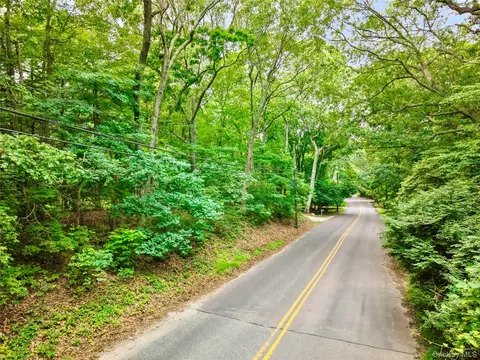 13260 Soundview Ave, Southold, NY 11971