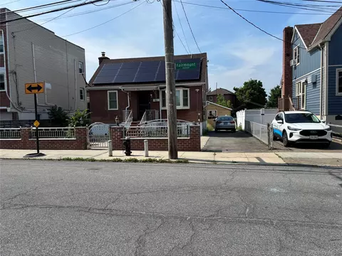 3251 Fairmount Ave, New York, NY 10465