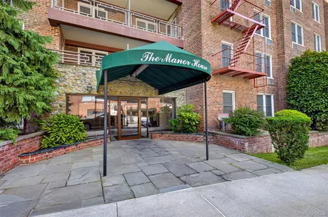 241-20 Northern Blvd #3P, New York, NY 11362