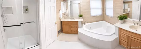 Bath - 182 Benefield Blvd, Peekskill, NY 10566 photo 1 of 4