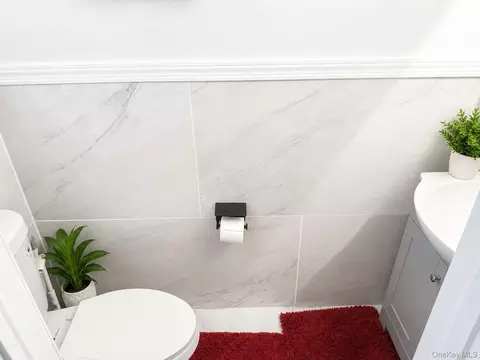 Bath - 182 Benefield Blvd, Peekskill, NY 10566 photo 4 of 4