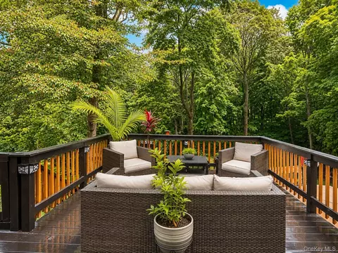 Exterior - 182 Benefield Blvd, Peekskill, NY 10566 photo 4 of 6