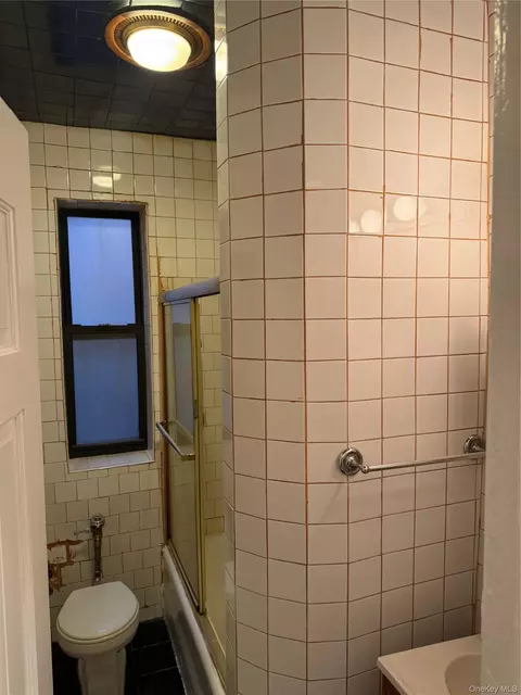 Bath - 823 E 147th St #26, New York, NY 10455 photo 1 of 1
