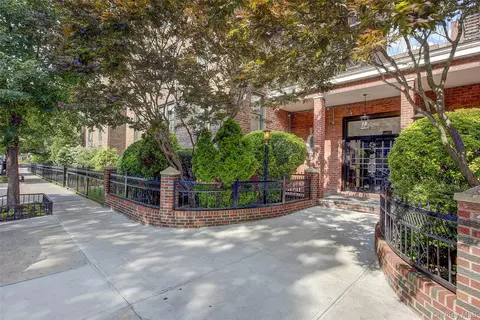 37-27 86th St #5S, New York, NY 11372