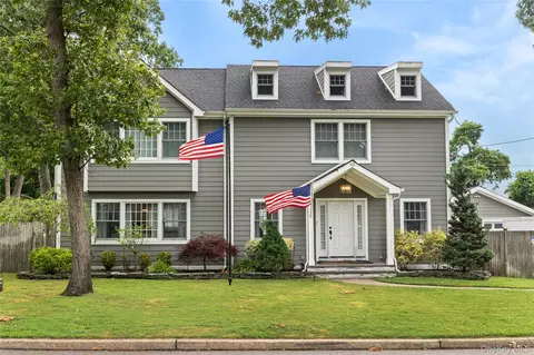 101 Frederick Ave, Babylon, NY 11702