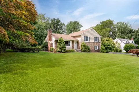 12 William Penn Dr, Stony Brook, NY 11790