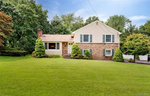 12 William Penn Dr, Stony Brook, NY 11790