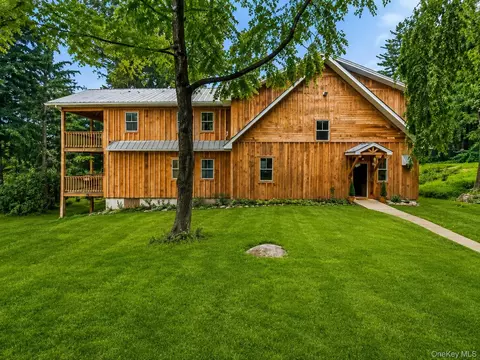 71 Oak St, Tusten, NY 12764