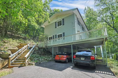 130 Call Hollow Rd, Pomona, NY 10970