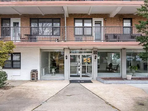 55 S Bergen Pl #1 B, Freeport, NY 11520