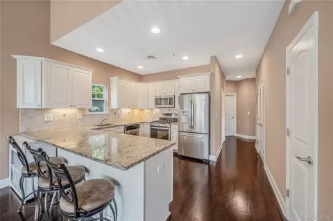 Entry Way - 93 Millie Ct, Patchogue, NY 11772 photo 2 of 3