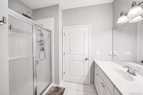 Bath - 93 Millie Ct, Patchogue, NY 11772 photo 2 of 3