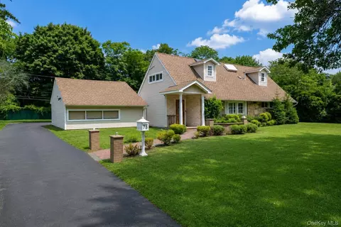 73 Parkway Dr, North Hempstead, NY 11577