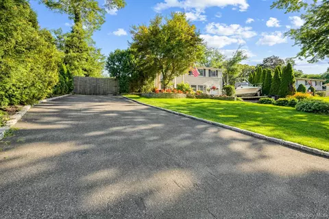 14 Fairway Dr, Port Jefferson Station, NY 11776