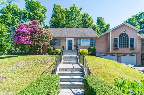 31 Bendlin Ln, Wallkill, NY 10932