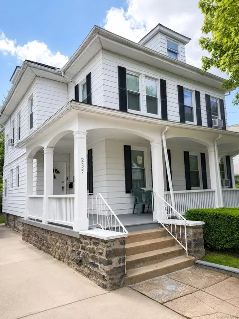 233 Stone Ave, Yonkers, NY 10701