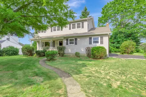 322 2nd Ave, Saint James, NY 11780