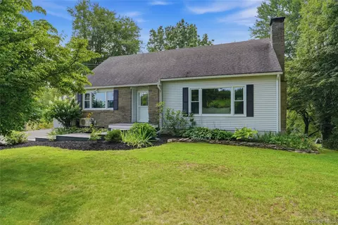 16 Gabriety Rd, Lloyd, NY 12528