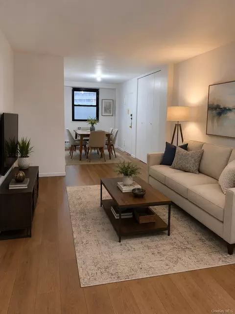 61-55 98th St #14F, New York, NY 11374