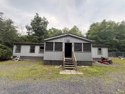61 W Peenpack Trl, Deerpark, NY 12780