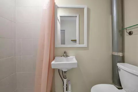 Bath - 132-41 60th Ave, Flushing, NY 11355 photo 2 of 3