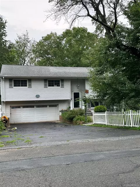 261 Rose Rd, Clarkstown, NY 10994