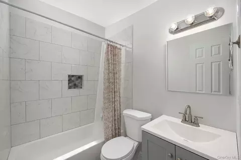 Bath - 71 Barton Ave, Patchogue, NY 11772 photo 2 of 4