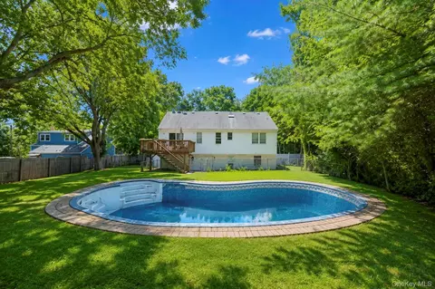 Exterior - 71 Barton Ave, Patchogue, NY 11772 photo 4 of 5