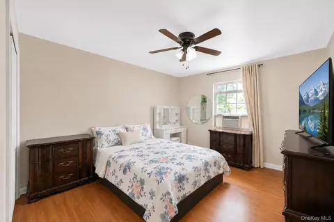 Bedroom - 71 Barton Ave, Patchogue, NY 11772 photo 5 of 10