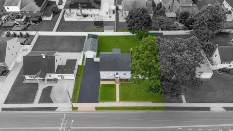 308 Waukena Ave, Oceanside, NY 11572