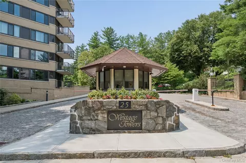 25 Rockledge Ave #PH11, White Plains, NY 10601