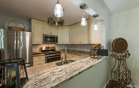 Kitchen - 6 Burnham Ct, Fishkill, NY 12524 photo 1 of 4