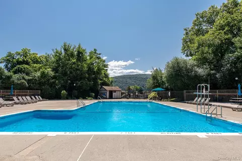 Exterior - 6 Burnham Ct, Fishkill, NY 12524 photo 10 of 13