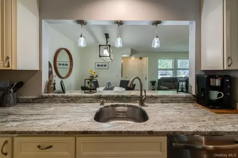 Kitchen - 6 Burnham Ct, Fishkill, NY 12524 photo 4 of 4