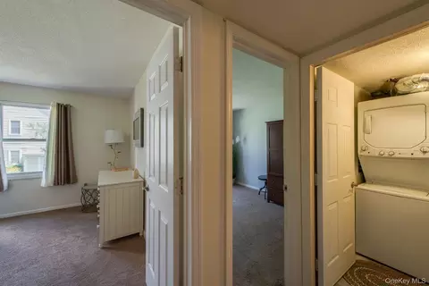 Entry Way - 6 Burnham Ct, Fishkill, NY 12524 photo 2 of 4