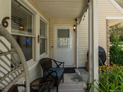 Exterior - 6 Burnham Ct, Fishkill, NY 12524 photo 7 of 13