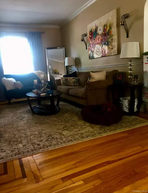 Living - 689 Stanton Ave, Baldwin, NY 11510 photo 1 of 3