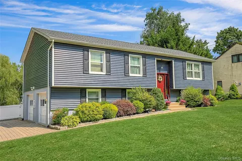 3320 Chelsey St, Yorktown, NY 10547