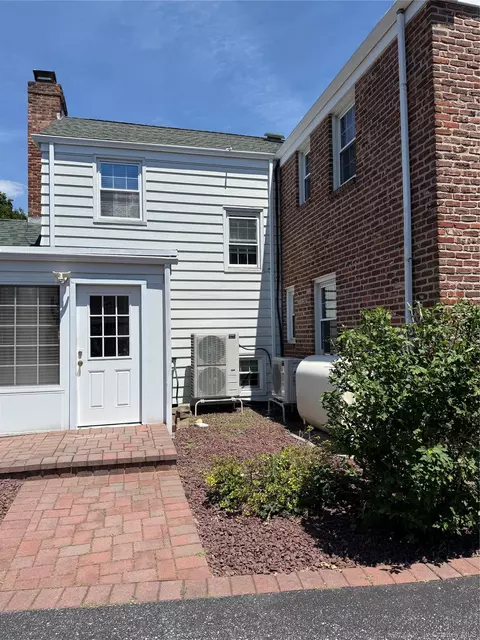 Exterior - 156 N Ocean Ave, Patchogue, NY 11772 photo 6 of 6