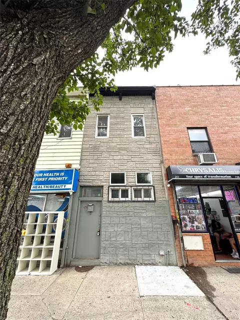251 Graham Ave, Brooklyn, NY 11206