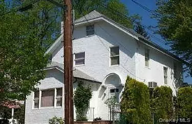 17 Cypress Ave, North Hempstead, NY 11050