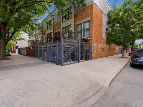 2000 Mapes Ave, New York, NY 10460